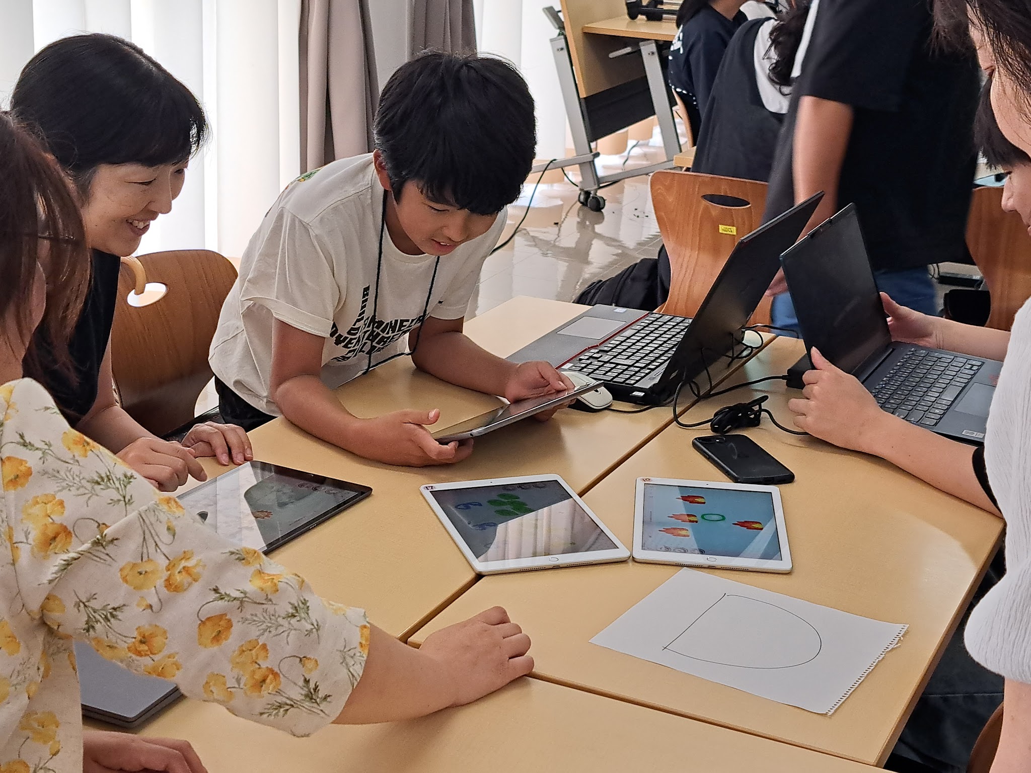 ビスケットでプログラムを作る参加者